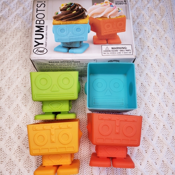 2x Fred & Friends Yumbots + Muffin Tops Muffin Cupcake Liners or Bento Lunch Box - Picture 6 of 8